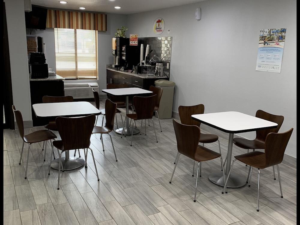 Super 8 By Wyndham Lincoln Hotel Ngoại thất bức ảnh
