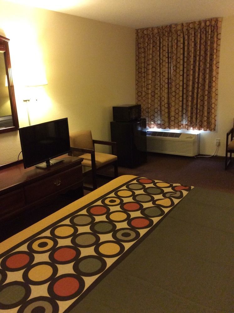 Super 8 By Wyndham Lincoln Hotel Ngoại thất bức ảnh